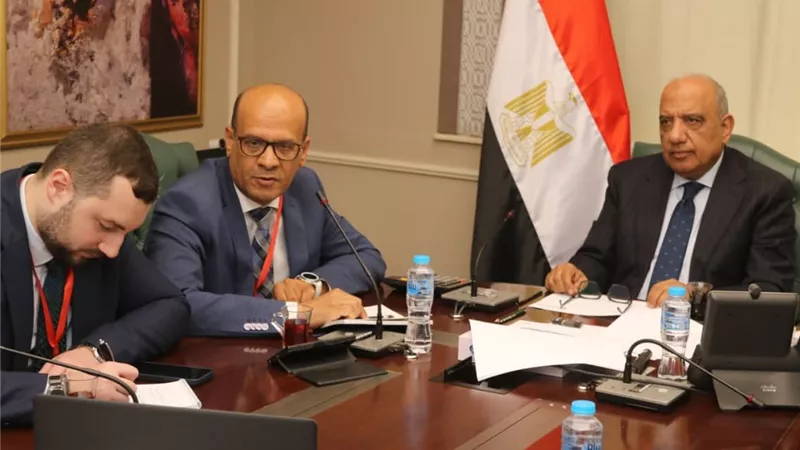 وزير الكهرباء يبحث مع روساتوم مشروع تحلية مياه البحر بموقع محطة الضبعة النووية