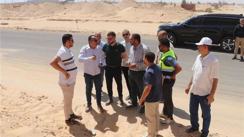 رئيس جهاز 6 أكتوبر يتابع أعمال تطوير ورفع كفاءة المحور المركزي الموازي المار بة مشروع المونوريل 