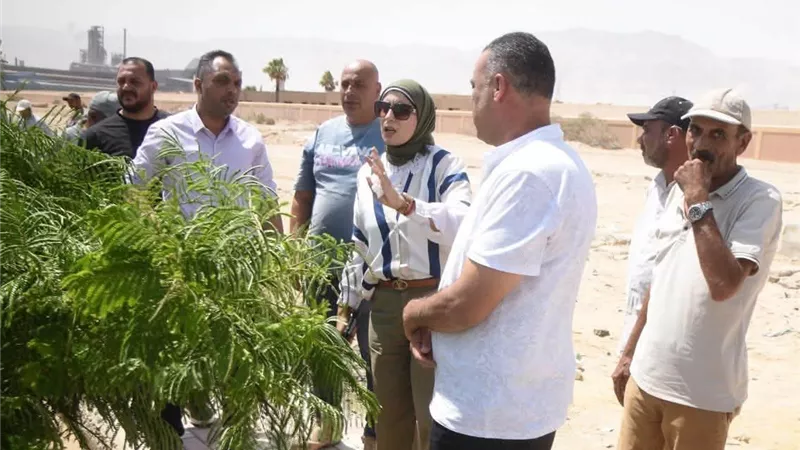 رئيس جهاز السويس الجديدة تتابع أعمال الزراعة ورفع كفاءة الطرق ميدانيًا