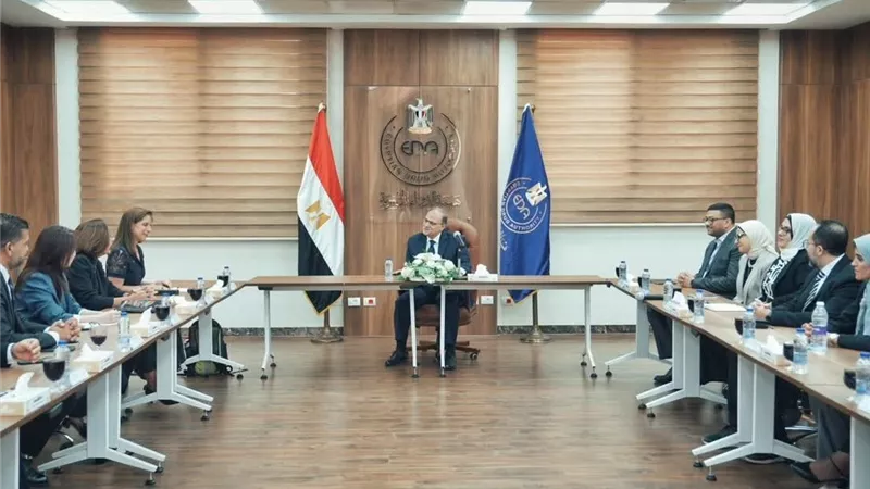 رئيس هيئة الدواء يبحث مع نوفارتس توطين الصناعات الحيوية وإتاحة العلاجات المبتكرة