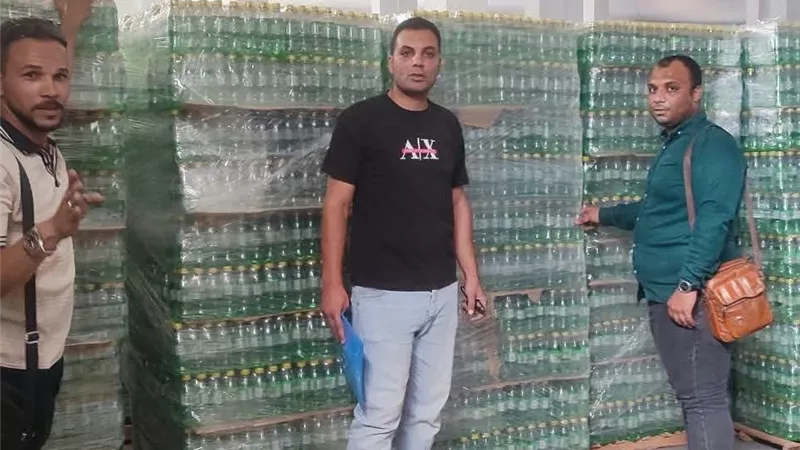 صحة سوهاج تضبط 40 ألف عبوة مشروبات غازية مغشوشة وغير مطابقة بأخميم