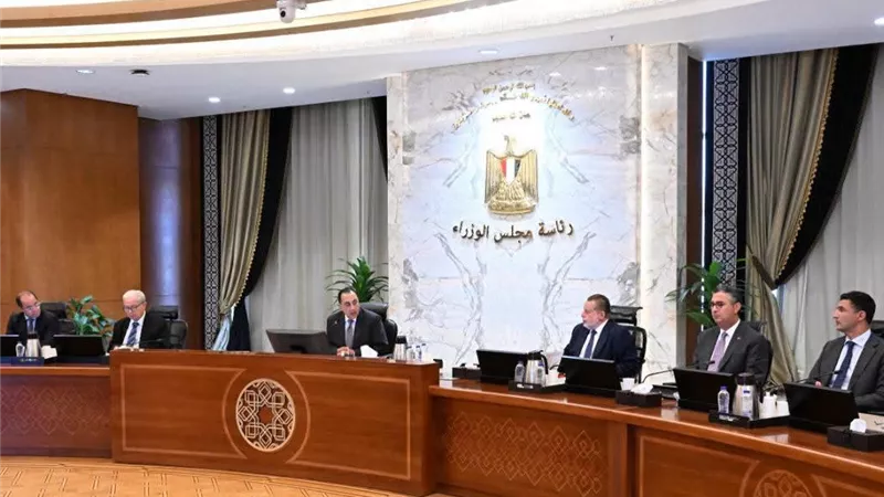 مدبولي يترأس اجتماع المجموعة الاقتصادية لبحث الإصلاح والاستثمار وميزان المدفوعات واستقرار الأسواق