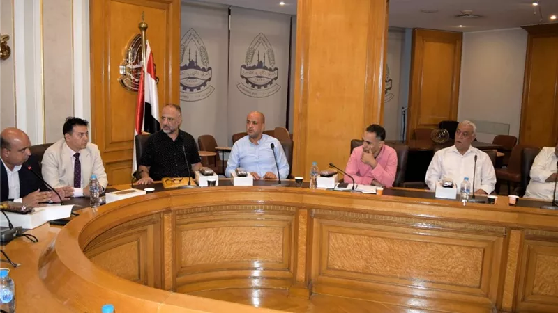 غرفة القاهرة تطمئن المواطنين: السلع الغذائية متوفرة والأسواق مستقرة