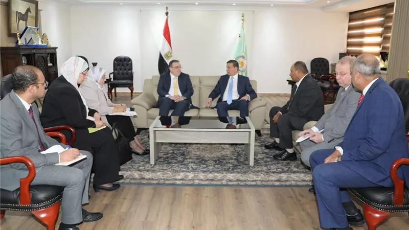 وزير الزراعة يبحث تطوير هيكلة الوزارة وسد العجز في التخصصات الفنية ورفع كفاءة العاملين