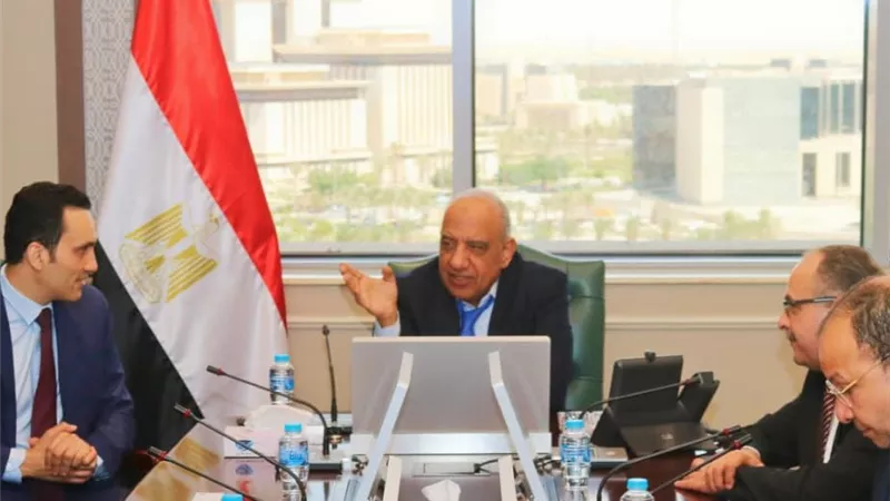 وزير الكهرباء يبحث مع شركة بلجيكية التعاون في تحلية المياه ومعالجة المياه الجوفية