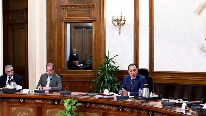 مدبولي يتابع مشروعات الاتصالات والتحول الرقمي وتطوير البنية التحتية الرقمية