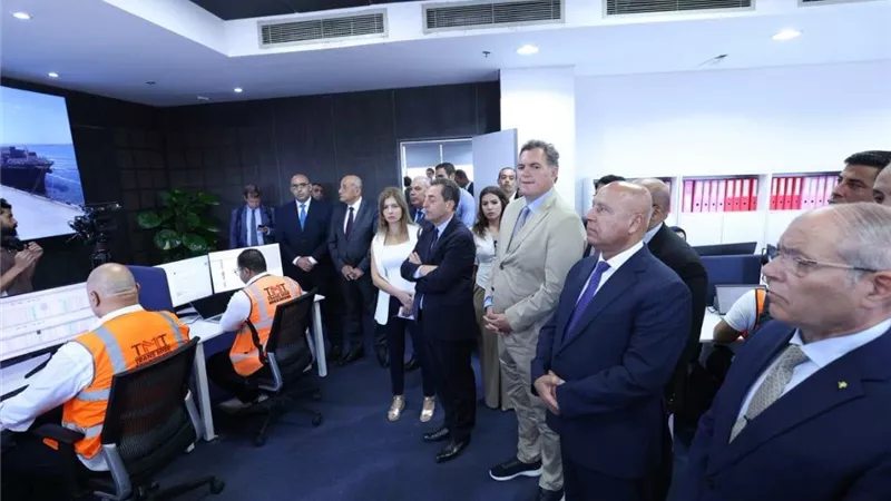 وزير النقل ونظيره الفرنسي يتفقدان محطة تحيا مصر بميناء الإسكندرية