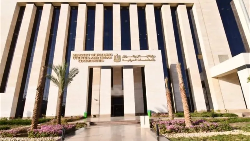 الإسكان تستعد لإنشاء حديقة عامة وبحيرة صناعية في العبور الجديدة