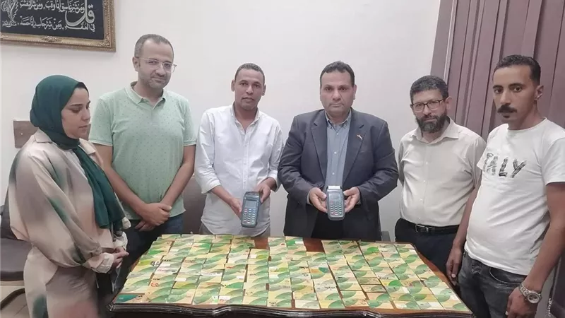 ضبط ماكينتي صرف خبز و160بطاقة تموينية و200كيلو دقيق مدعم داخل مخبز سياحي بالإسكندرية