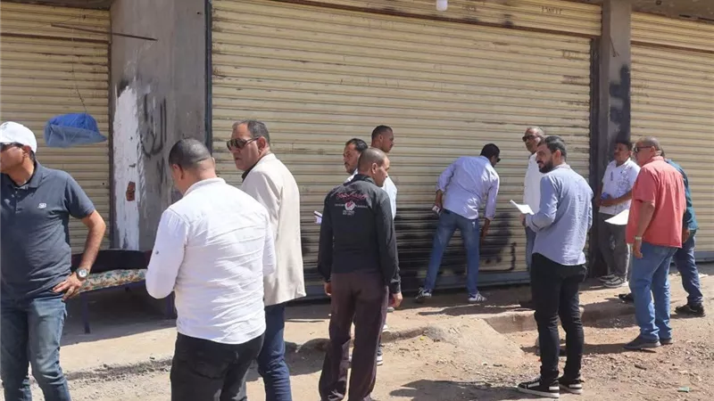 تنفيذ 14 قرار غلق وتشميع بحي الواحة والاشجار بمدينة حدائق العاشر