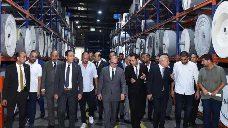 وزير الاستثمار يتفقد مصنع «دي إن إم» للغزل والنسيج بمحافظة دمياط