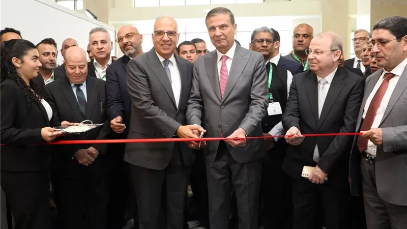 نيابة عن رئيس الوزراء.. وزير الزراعة يفتتح معرض صحاري الدولي في نسخته الـ38