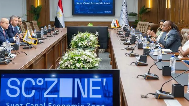 رئيس اقتصادية قناة السويس يبحث مع مبعوث كينيا تعزيز التعاون الأخضر والتنمية المستدامة