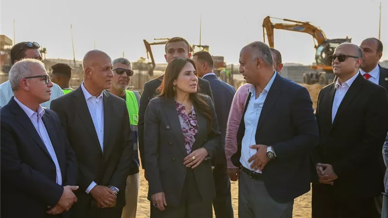 وزيرة الإسكان تتفقد أعمال تطوير الحي المتميز وموقف تنفيذ رافع مياه لري المسطحات الخضراء بمدينة بدر
