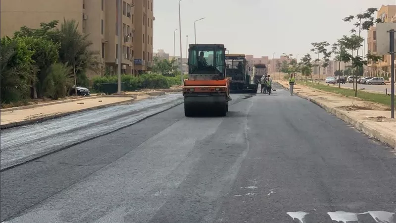 رئيس جهاز الشروق يتابع ميدانيًا تطوير طريق الرواد ويُوجه بتسريع معدلات التنفيذ