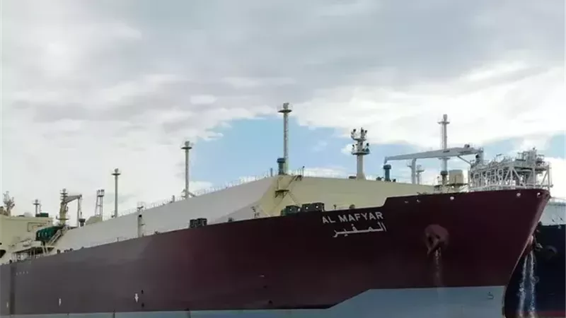 مضيق هرمز بين المسار الدبلوماسي وتشديد إيران شروط الملاحة.. ماذا يحدث؟