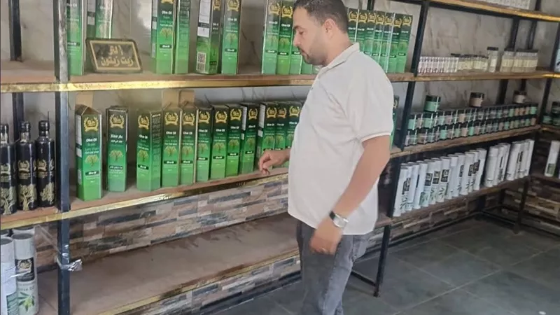 تموين مطروح يضبط الأسواق.. 10 محاضر وإعدام 250 كيلو زيتون وليمون