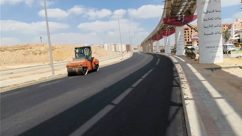 استكمال أعمال تطوير ورفع كفاءة المحور المركزي الموازي المار به مشروع المونوريل بمدينة 6 أكتوبر