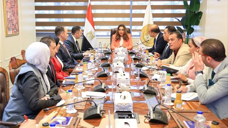 خطة جديدة للقمامة في دمياط.. وزيرة التنمية المحلية توجه بسرعة تشغيل مجمع أبو جريدة