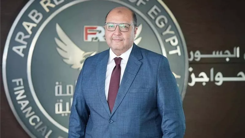 تجديد تعيين محمود جبريل مساعدًا لرئيس الرقابة المالية لمدة عام بقرار رئيس الوزراء