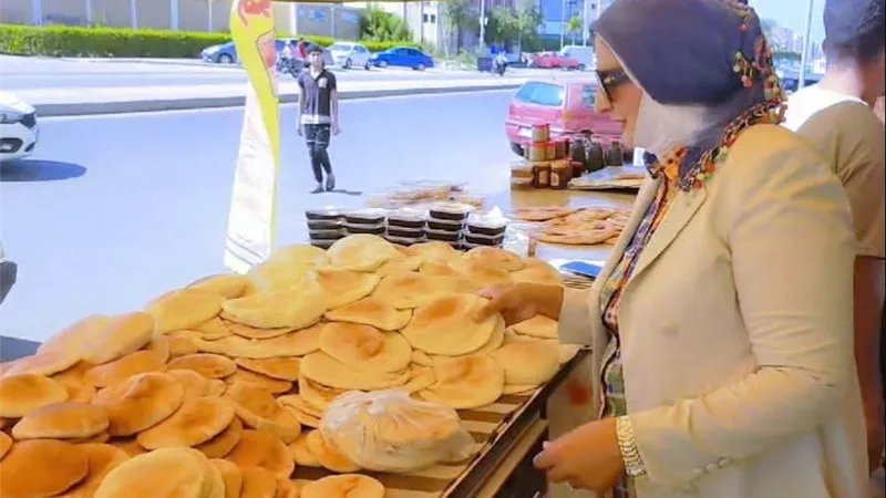 حملات تموينية مكثفة بدمياط تضبط طنًا وربع دقيق وسلعًا غذائية منتهية الصلاحية