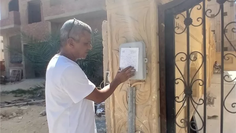 جهاز مدينة 6 أكتوبر يوجه إنذارات حاسمة لإزالة مخلفات البناء وتصحيح الأنشطة المخالفة بغرب سوميد