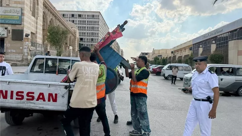 حملات مكثفة لرفع الإشغالات وتمشيط ميدان الحصري والنجدة بمدينة 6 أكتوبر
