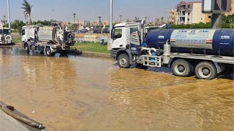 جهاز مدينة 6 أكتوبر: انتظام الحركة المرورية على وصلة دهشور في الاتجاهين مع استمرار أعمال إصلاح خط المياه