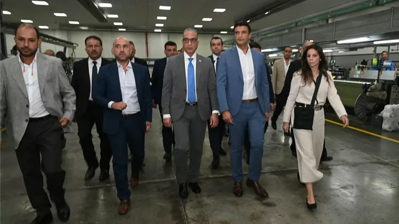 وزير الصناعة يتفقد مصانع الغزل والنسيج بمدينة 6 أكتوبر.. استثمارات بـ900 مليون جنيه