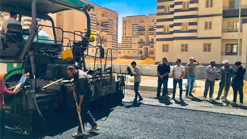 رئيس جهاز حدائق العاصمة يتابع أعمال رصف طريق R2 ويحذر من أي تباطؤ