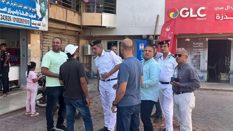 جهاز الشيخ زايد يواصل حملاته لرفع الإشغالات ومراجعة تراخيص المحال