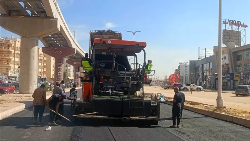 11 كيلو طرق جديدة..تطوير المحور المركزي الموازي بـ6 أكتوبر يغير شكل الحركة
