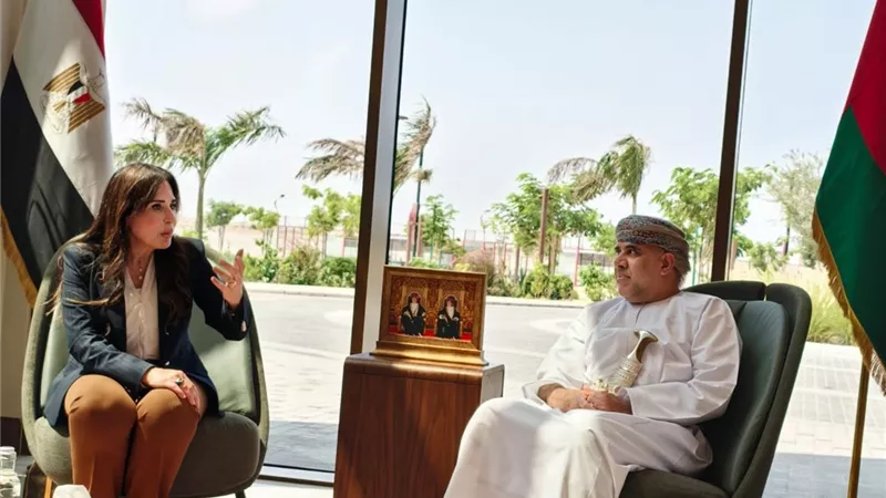 وزيرة الإسكان تبحث مع نظيرها العُماني تعزيز التعاون المشترك