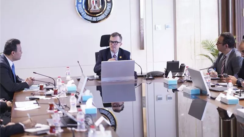 وزير التخطيط يبحث الاستعدادات لتعداد السكان والإسكان والمنشآت 2028