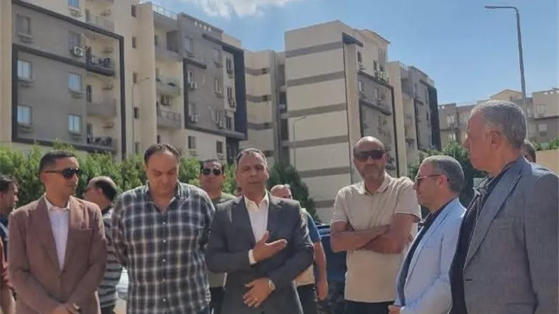 نائب رئيس هيئة المجتمعات العمرانية يوجه بتسريع تنفيذ مشروعات «سكن مصر» و«ظلال» و«الإيجار التمليكي» بالشروق