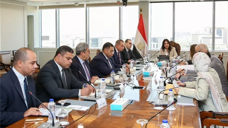 وزيرة الإسكان تناقش عدد من الملفات المتعلقة بالمبادرة الرئاسية 