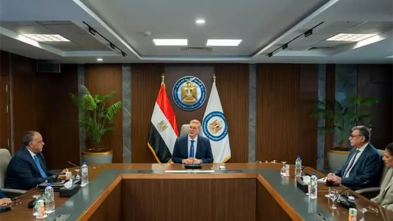 وزير البترول يوجه بتسريع مشروعات زيادة الإنتاج وتأمين إمدادات السوق ورفع كفاءة التشغيل