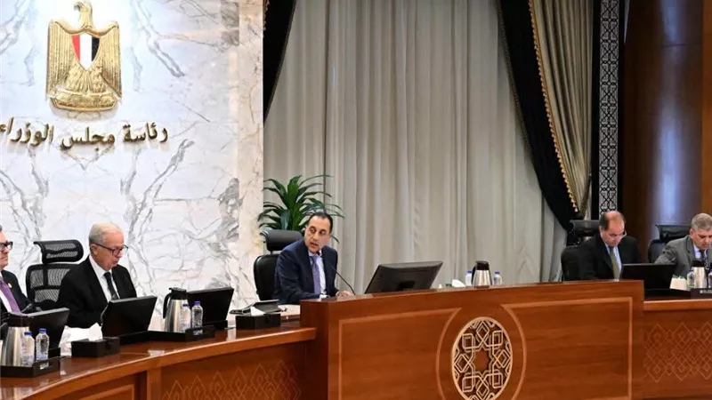 مدبولي يفتح ملف الدين والنقد الأجنبي قبل منتدى مصر ويحدد ملامح الاقتصاد حتى2030