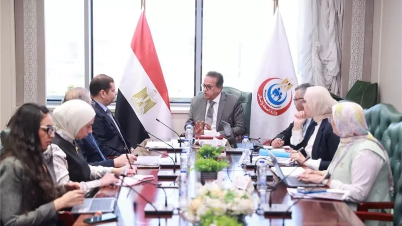 وزير الصحة يعقد اجتماعًا لمتابعة معدلات الإنجاز في مشروع التأمين الصحي الشامل