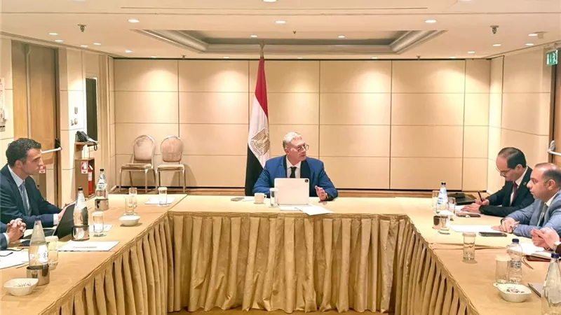 وزير البترول يتابع مع شيفرون الخطوات النهائية نحو بدء مشروع ربط حقل أفروديت القبرصي بمصر