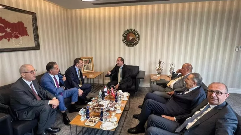 رئيس غرفة القاهرة التجارية يشارك في منتدى إسطنبول الاقتصادي لتعزيز التعاون الاستثماري والتصنيع المشترك بين مصر وتركيا