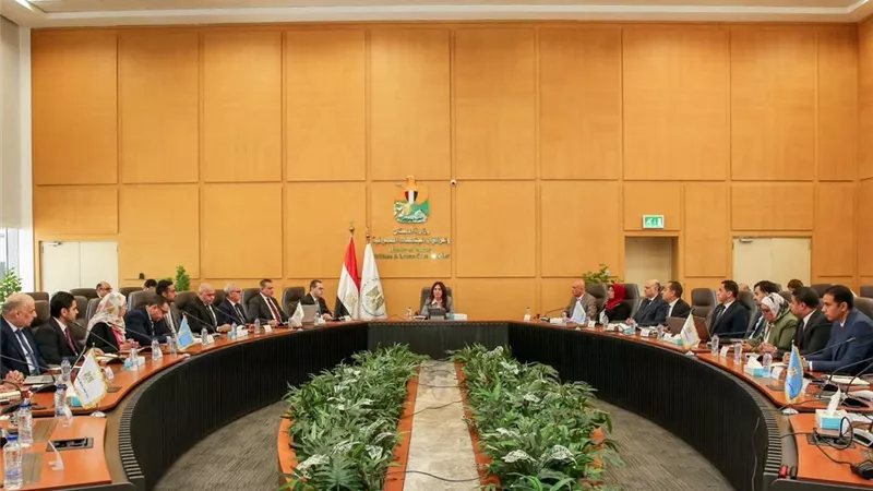 وزيرة الإسكان تتابع مستجدات ملف تقنين الأراضي في المدن الجديدة