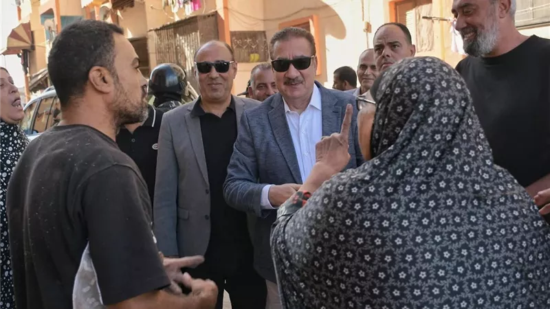 محافظ بورسعيد يتابع تطوير 23 عمارة سكنية.. 552 وحدة بمساكن المطحن 