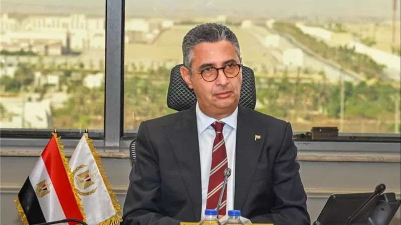 وزير التموين يكشف خطة لزيادة القمح الحر واستقرار أسعار الخبز السياحي