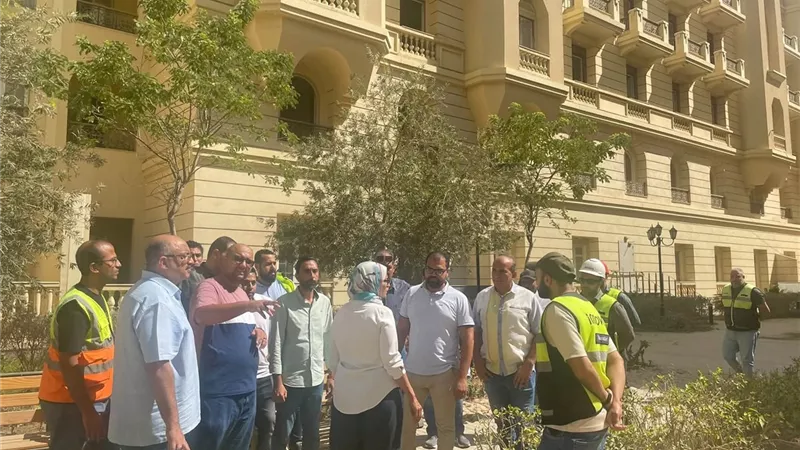 رئيس جهاز العاصمة الجديدة تتابع سير الأعمال ومعدلات الإنجاز بمشروعات الحي السكني الخامس R5