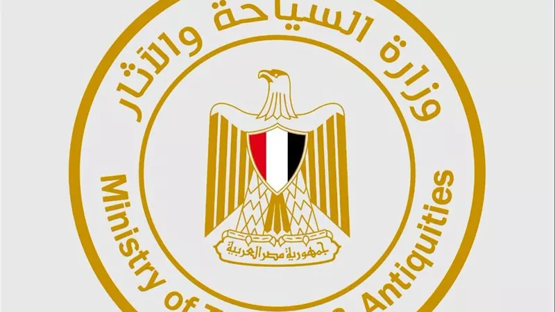  تأخر رحلات العمرة يثير تحرك السياحة.. متابعة على مدار الساعة لسفر وعودة المعتمرين المصريين