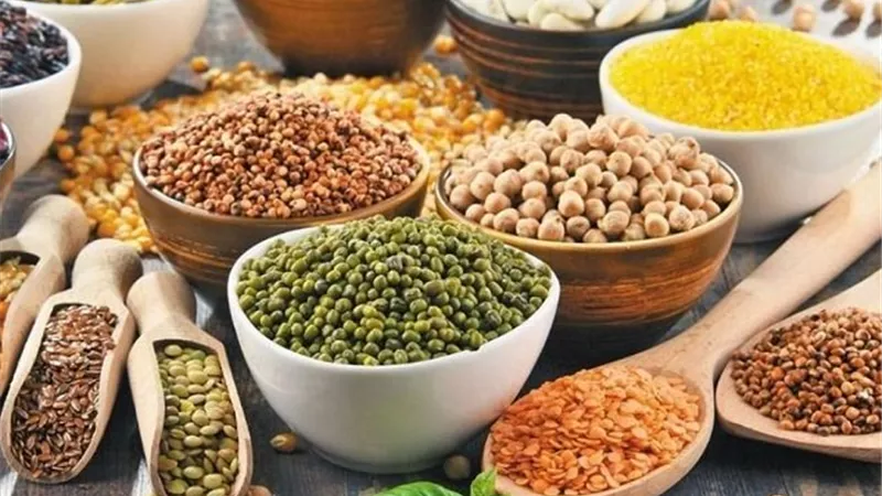 تراجع أسعار الأرز والفول والعدس في الأسواق خلال شهر.. انخفاض العدس 8.2%
