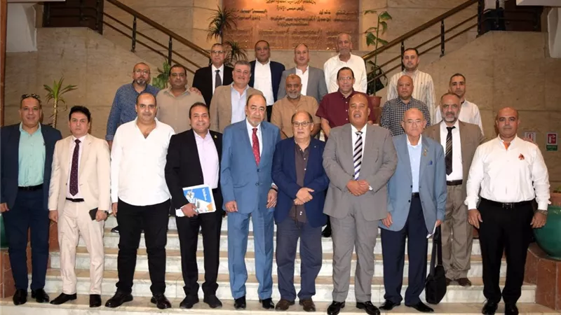 غرفة القاهرة تفتح حوارًا مع الشُّعب التجارية لحل المعوقات ودعم الاستثمار