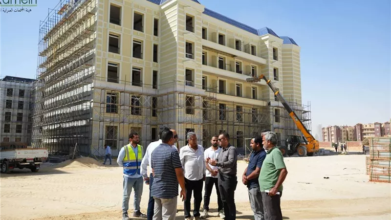 رئيس جهاز العلمين الجديدة يتابع الموقف التنفيذي لمشروع الحي اللاتيني