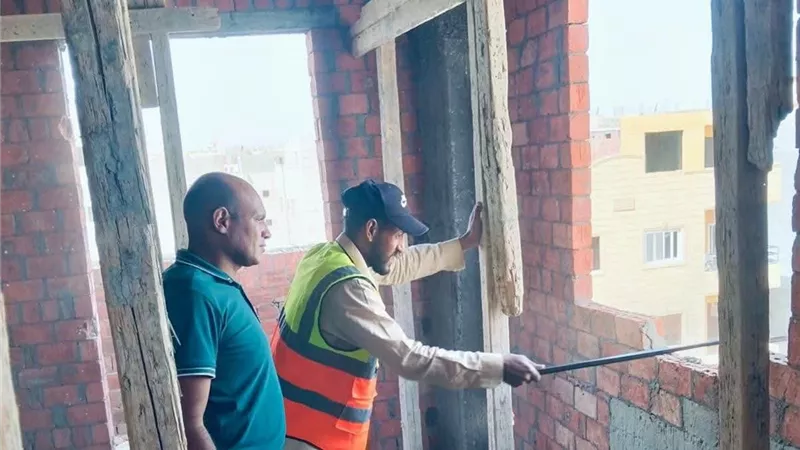 حملات مكثفة بحدائق أكتوبر لإزالة مخالفات البناء بمنطقة جاردينيا